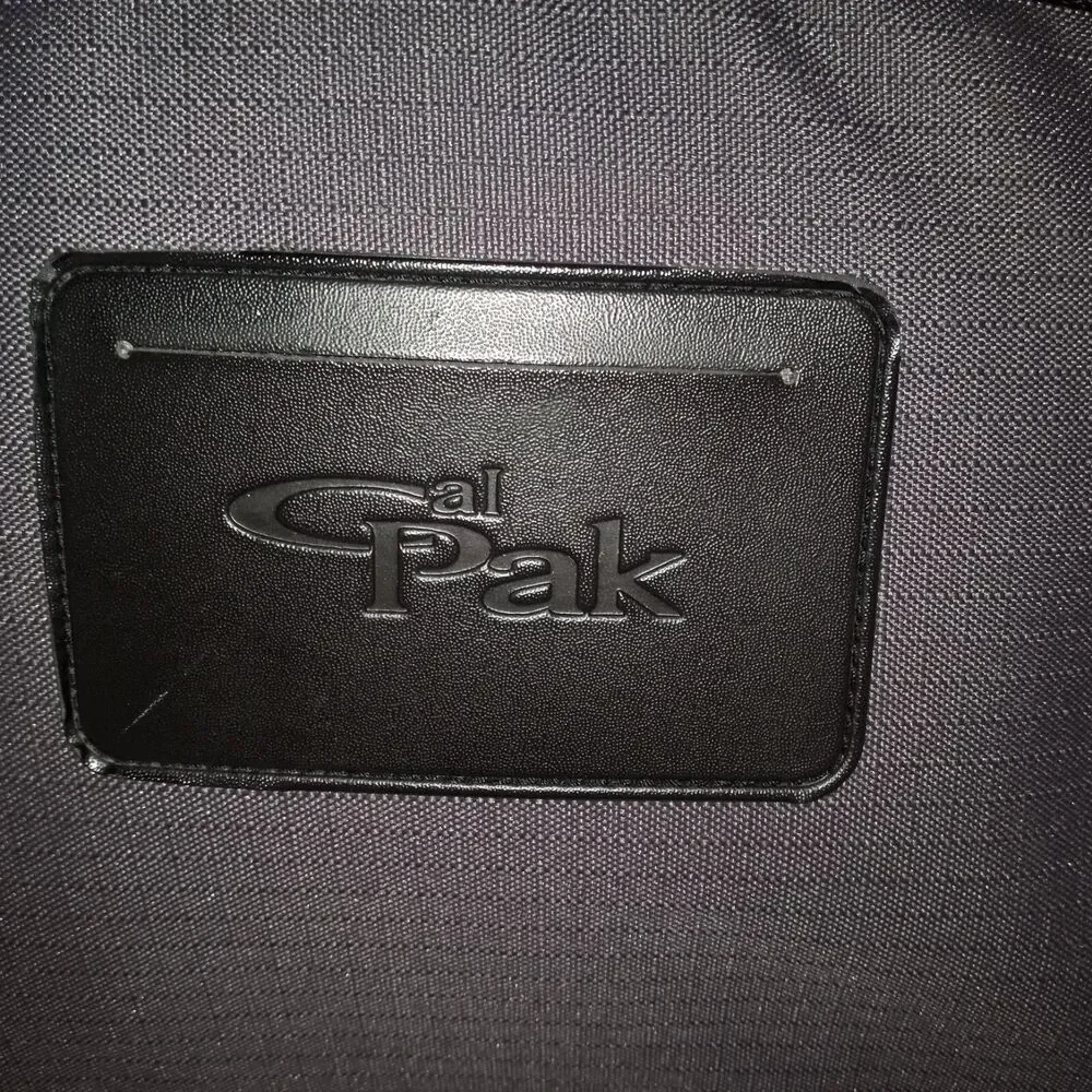 Cal Pak Dark Gray Messenger Type Bag/Laptop Bag, Excellent Condition